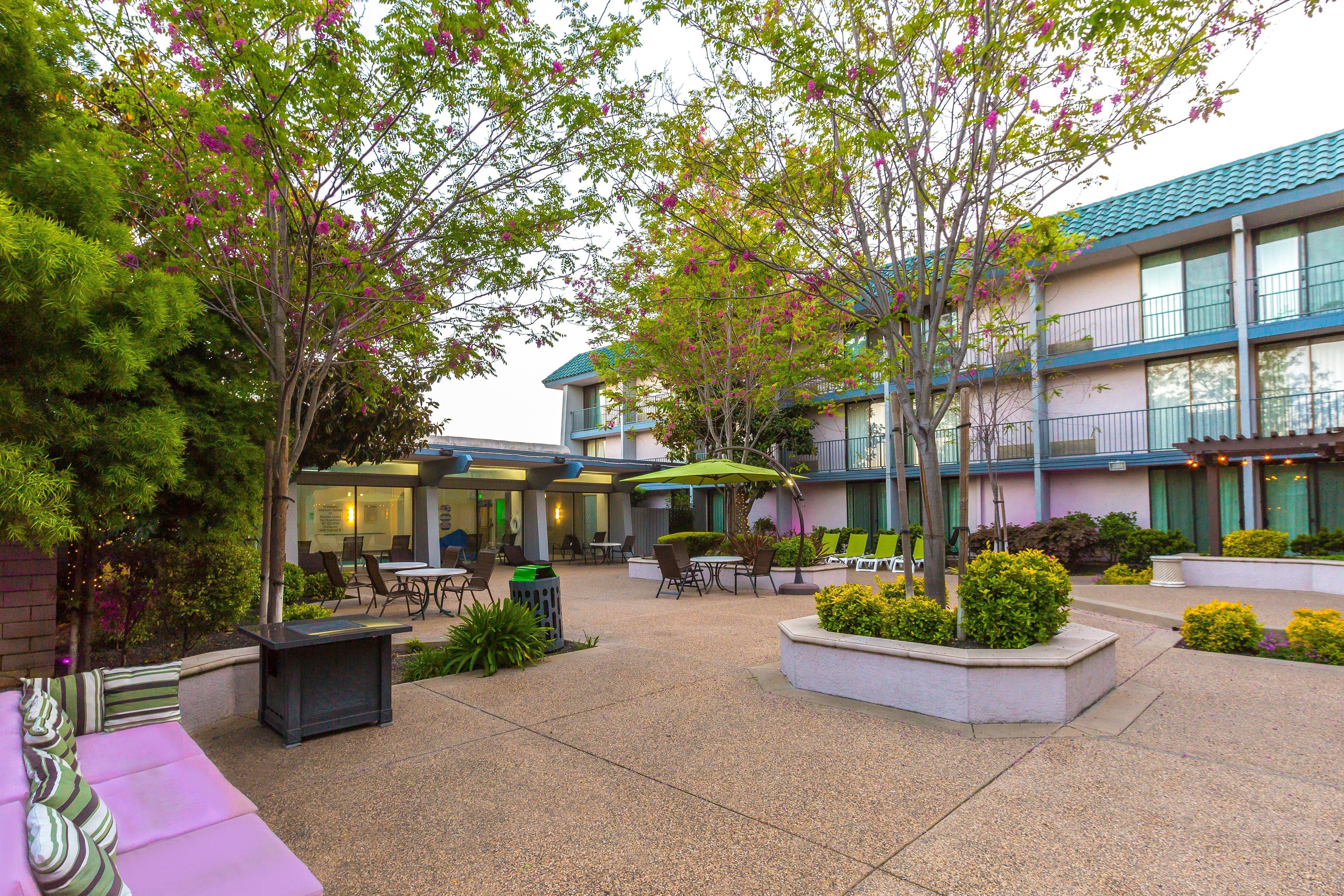 Holiday Inn Dublin - Pleasanton By Ihg Exterior photo